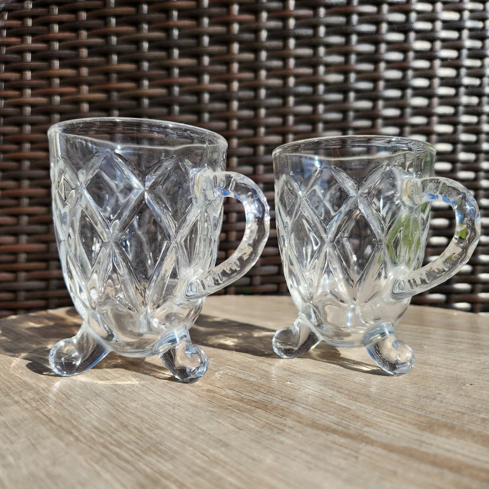 Set of 2 Tea cups Coffee mugs Glass footed cup
